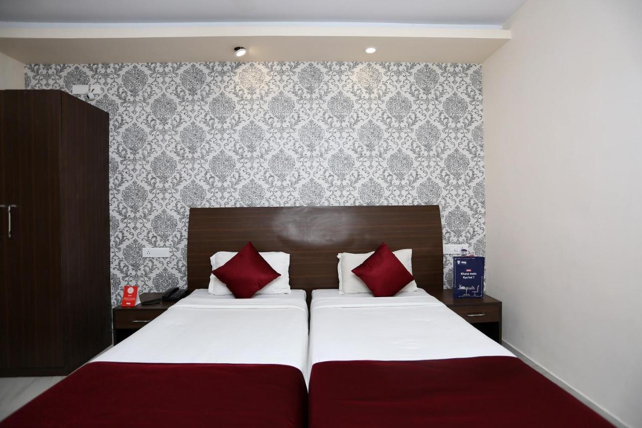 Hotel Railview Μπουμπάνεσβαρ Εξωτερικό φωτογραφία