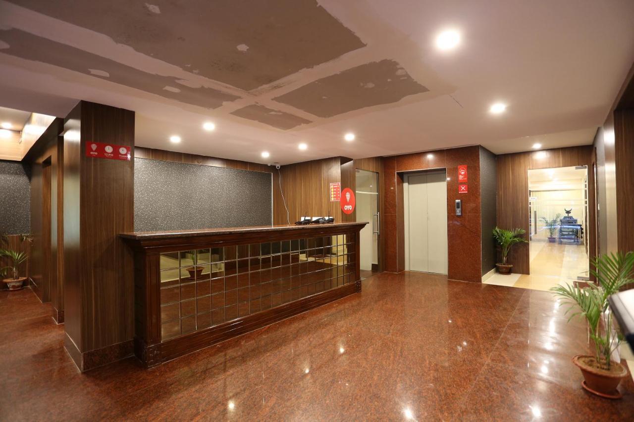 Hotel Railview Μπουμπάνεσβαρ Εξωτερικό φωτογραφία