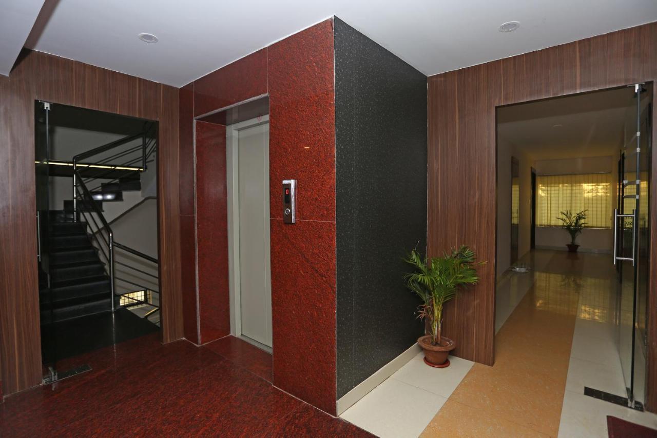 Hotel Railview Μπουμπάνεσβαρ Εξωτερικό φωτογραφία