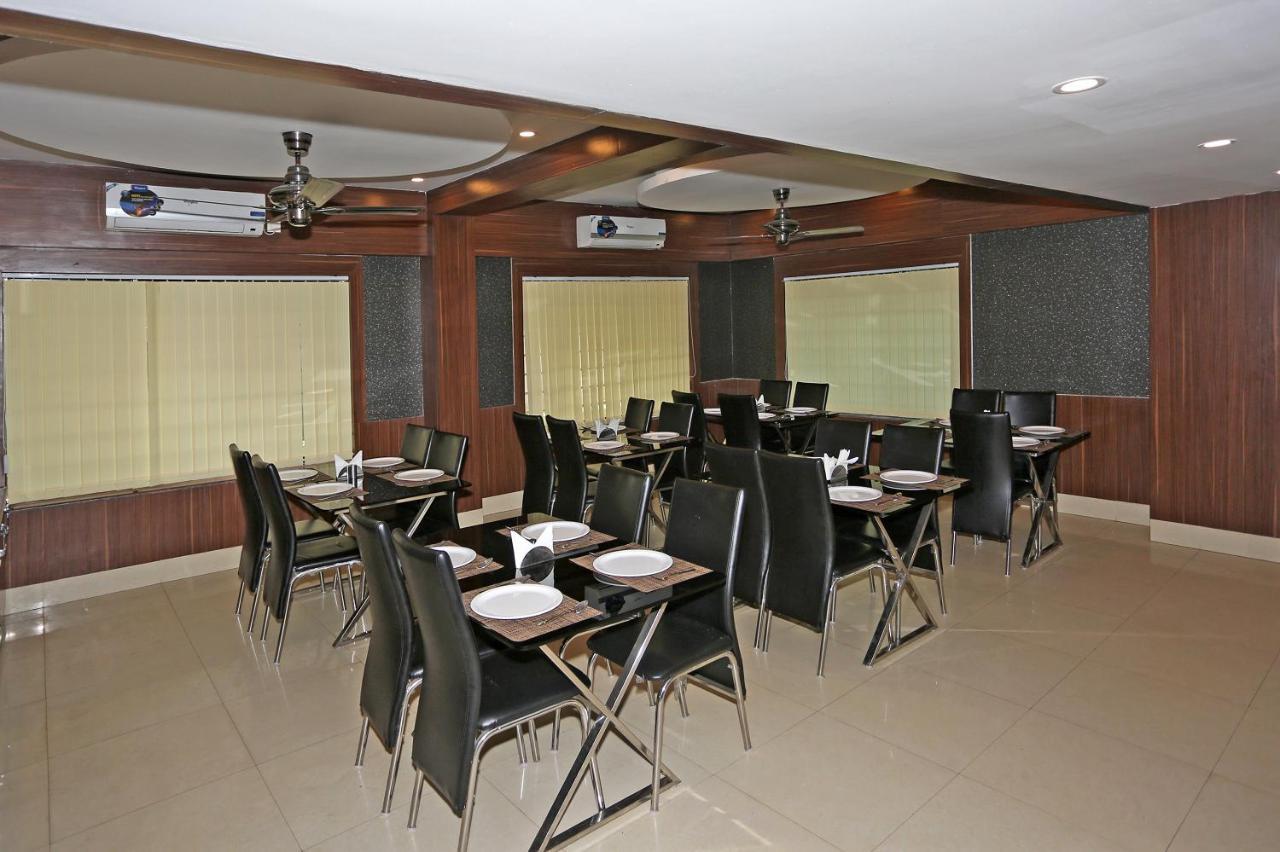 Hotel Railview Μπουμπάνεσβαρ Εξωτερικό φωτογραφία