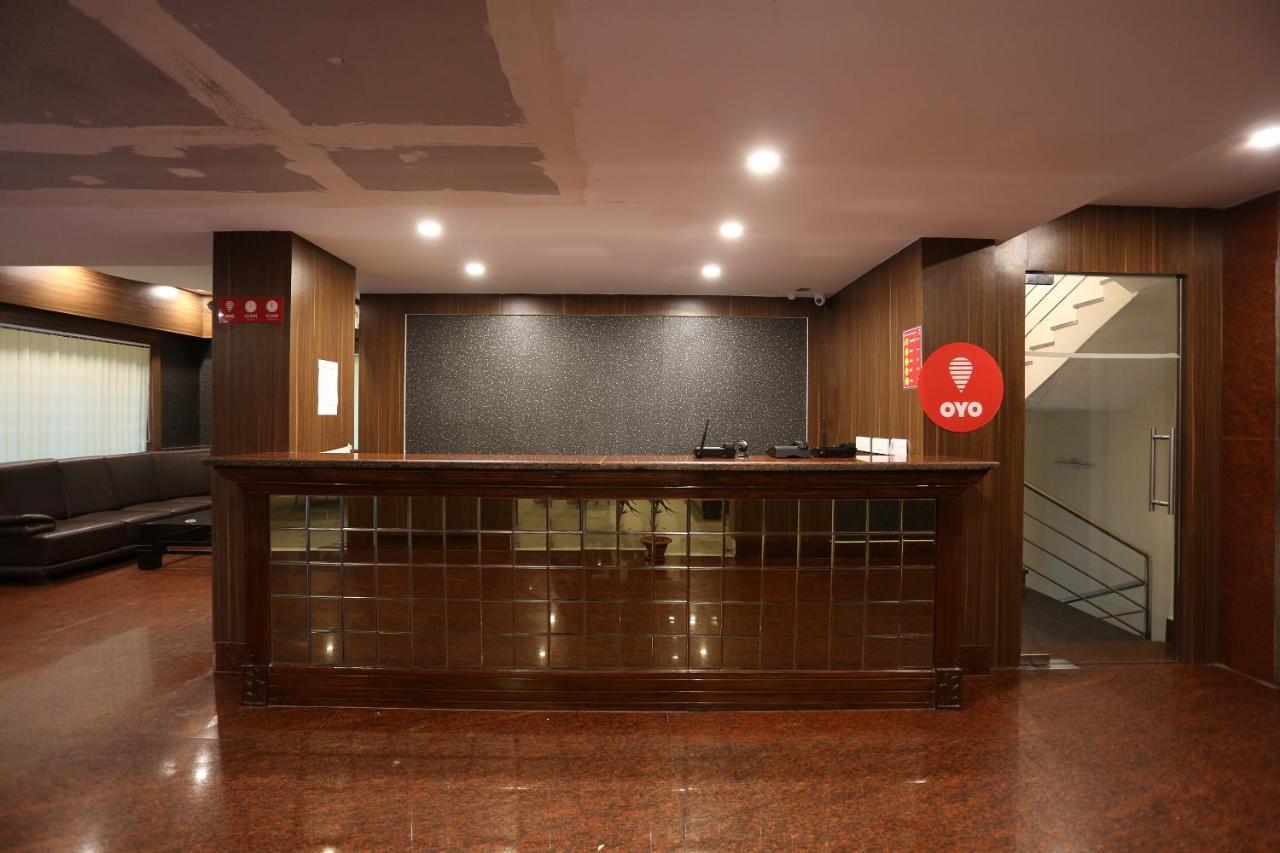Hotel Railview Μπουμπάνεσβαρ Εξωτερικό φωτογραφία