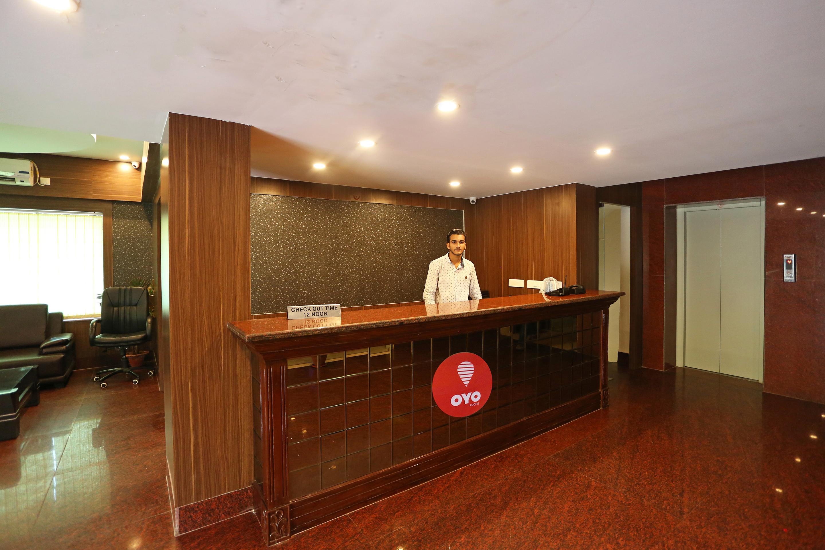 Hotel Railview Μπουμπάνεσβαρ Εξωτερικό φωτογραφία
